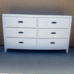 Dresser White 6-Drawers 