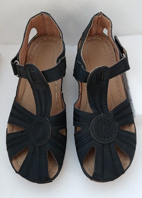 Women's Comfort Wedge Closed Toe Hook and Loop Soft Soled Sandals Size 10 NWOT