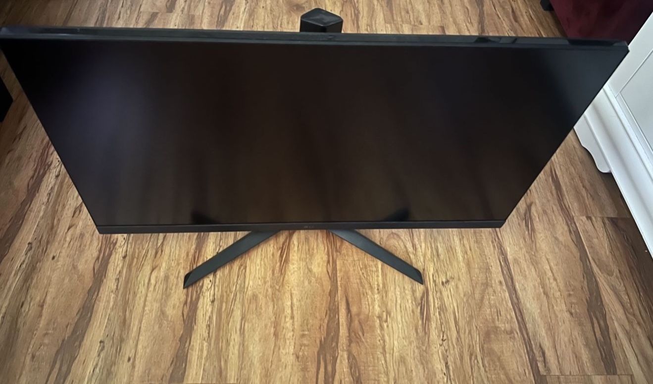 LG Ultragear 32"