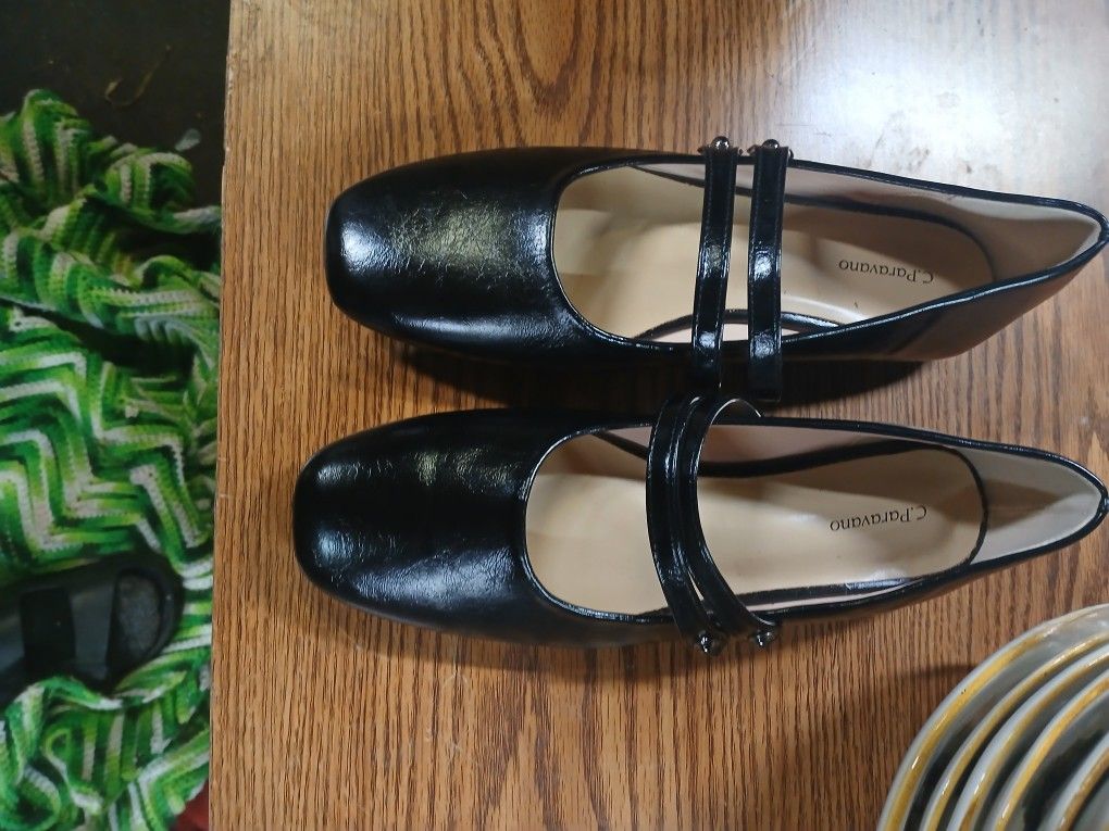  new flat shoes Size 10  $15. originally $ 128