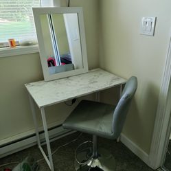 Makeup Desk 