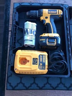 Dewalt DCD760 cordless 18 volt Drill With Case And Charger. Bad Battery for Sale in Howell MI OfferUp