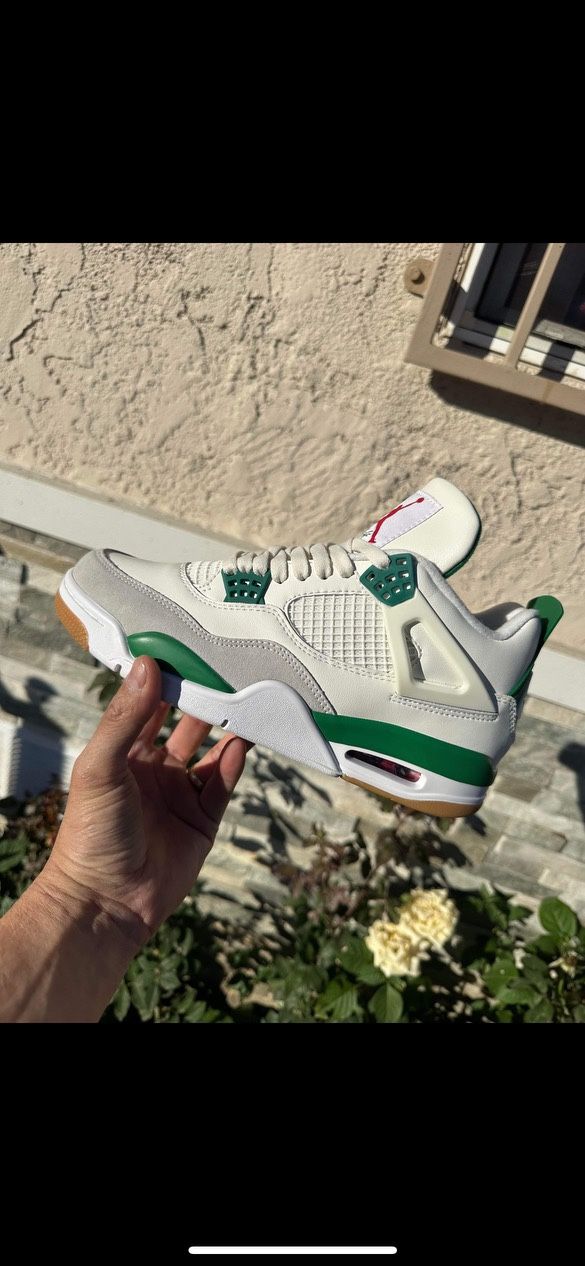 Jordan Men Size 7.5, 10.5, 11, 13