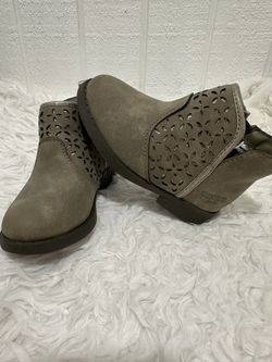 Oshkosh b’gosh Suede Boots