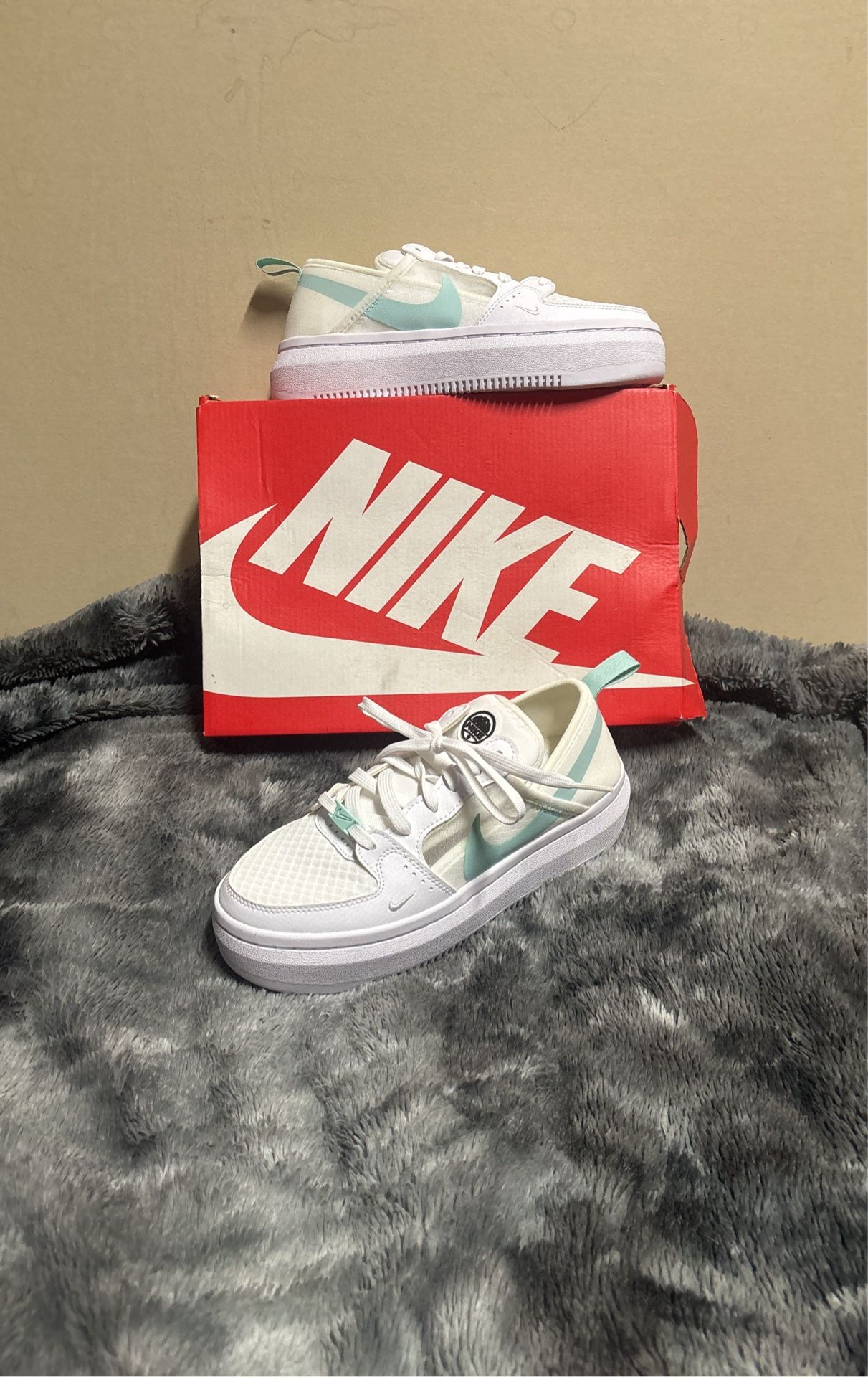 Women’s Nike Court Vision Alta Shoes Size 6