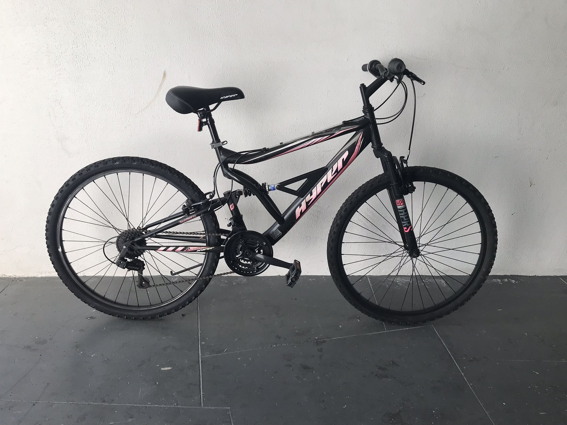 Hyper 18 speed mountain bike sale