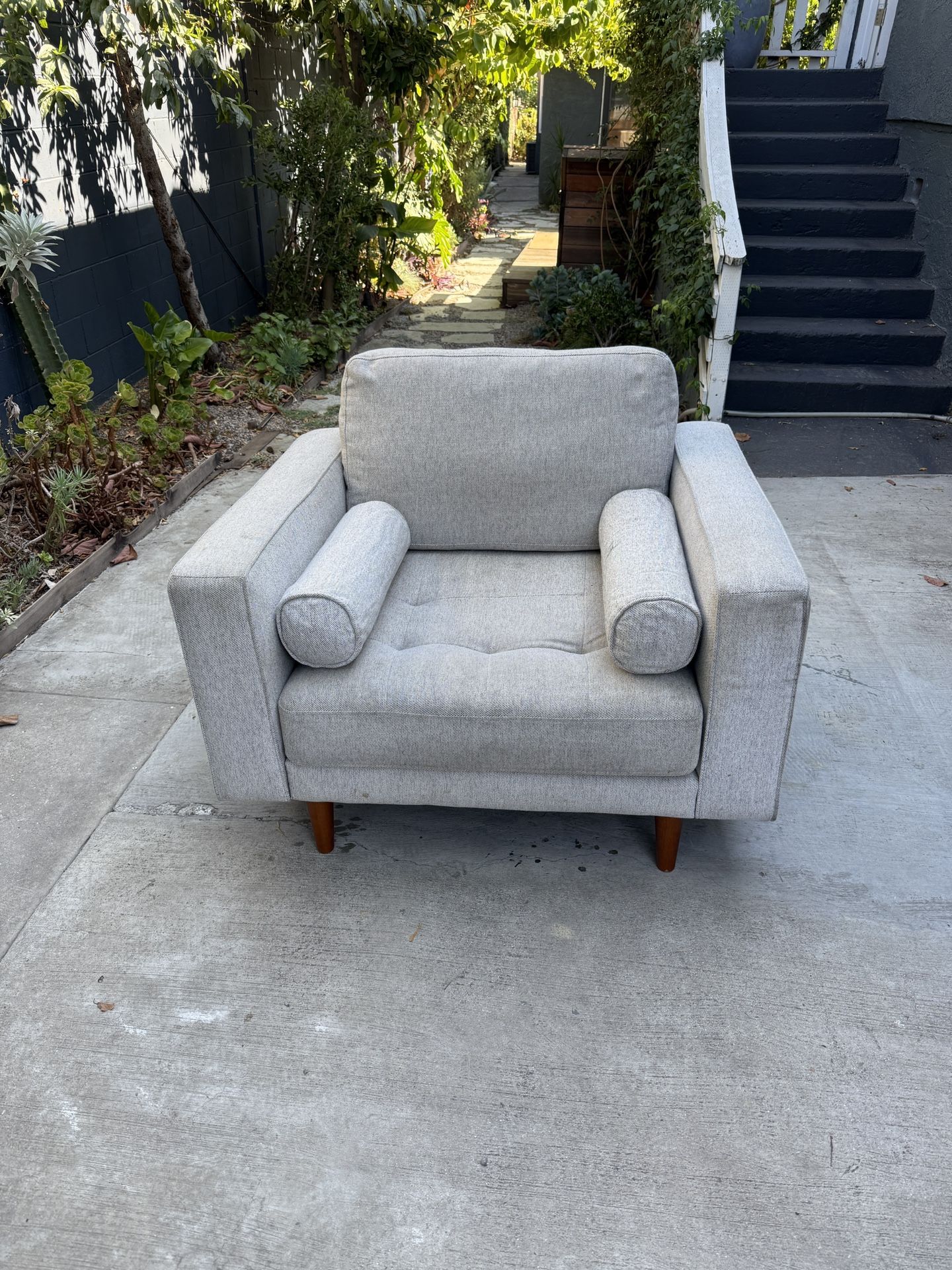 Oliver Space Oversized Arm Chair