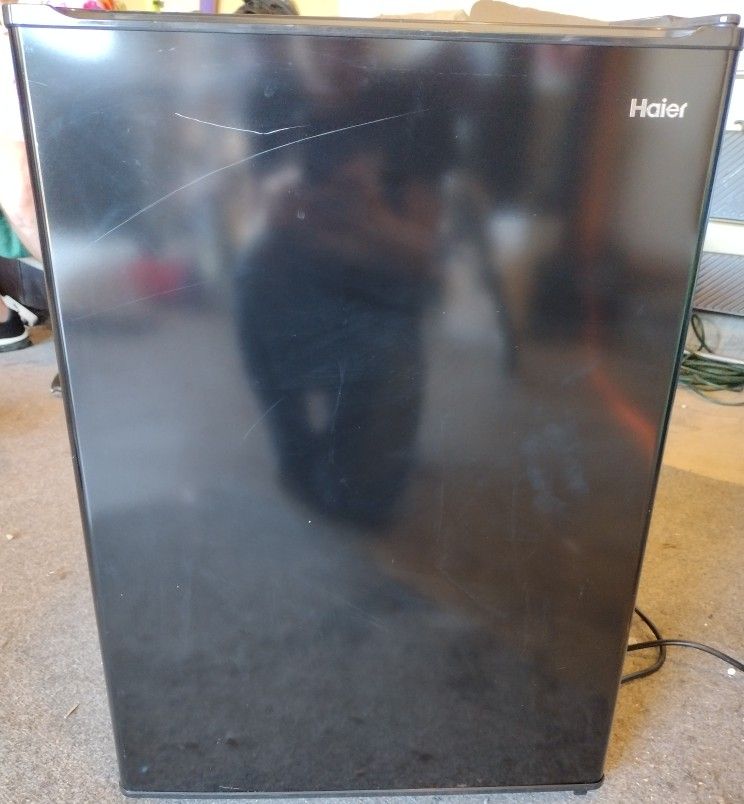 Haier Mini Fridge