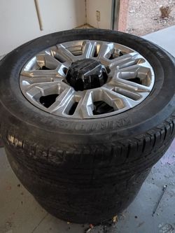Denali GMC set of 4 used tires and rims P275 60R20