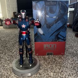 Iron Patriot 1:6 Hot Toys Action Figure 