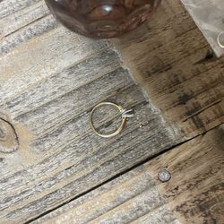 Gold Ring With Champagne Diamond