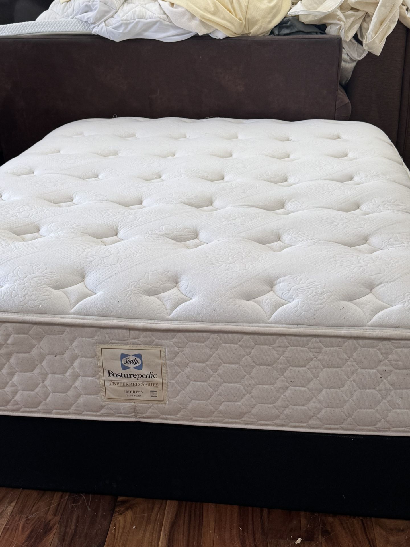 USED QUEEN SIZE SEALY POSTUREPEDIC MATTRESS ONLY