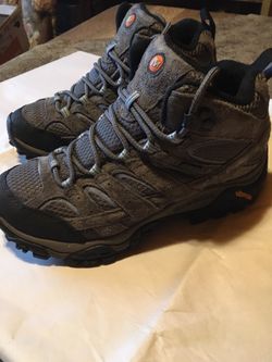 Women’s Merrell Moab2 Hiking Boots