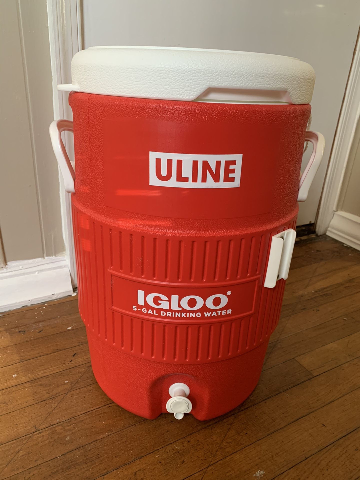 Igloo 5 gallon water cooler