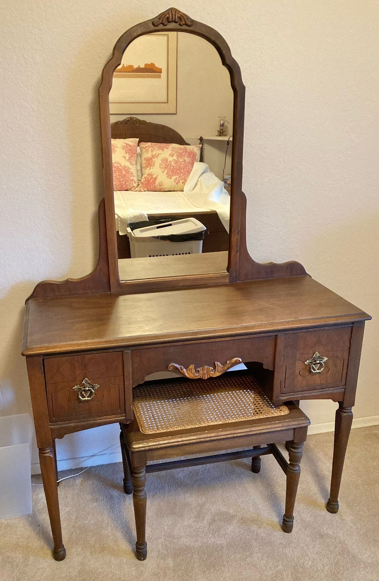 Vintage 1940’s Bedroom Set PRICE REDUCED!! Mint Condition 