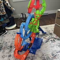 Hot Wheels 4 loop