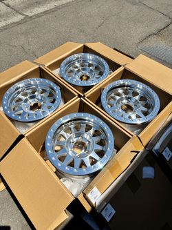 Brand New 17” Method 101 Bead-lock Wheels For 6x139 (6x5.5) Trucks and SUVs 17x9 -12 Offset