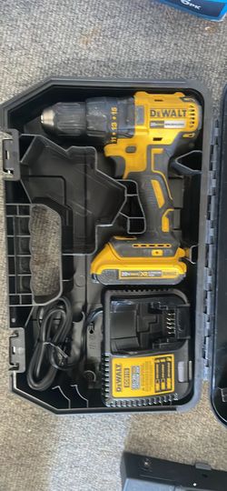 Dewalt drill Brushless 20v (No Battery)
