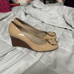 Size 6.5 Beige Tory Burch Heels