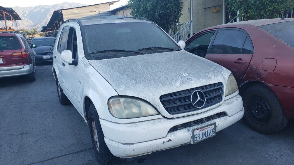 2000 Mercedes ML320 Parting Out