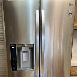 LG 28-cu ft 4 -door Refrigerator