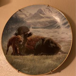 Buffalo Plate Gold Rim