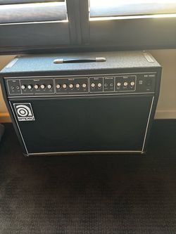 GUITAR AMPLIFIER