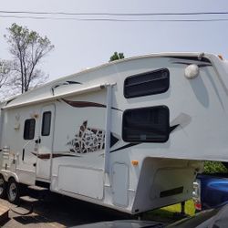 2010 Keystone Cougar 322QBS 5th Wheel RV