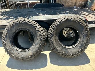 37x12.50r17 Mickey Thompson tires