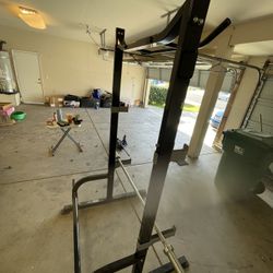 Squat Rack/Pull Up Bar