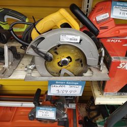 DeWalt Circular Saw 