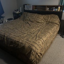 Kind Size Bed brown