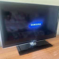 32 Inch Samsung TV