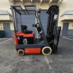 Forklift 