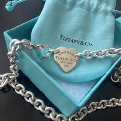 Tiffany’s silver Heart Choker