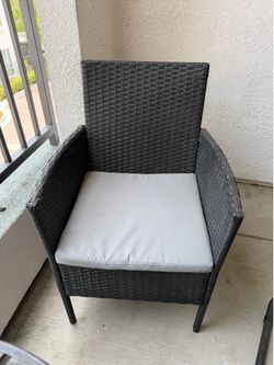 Wicker patio chairs (2)