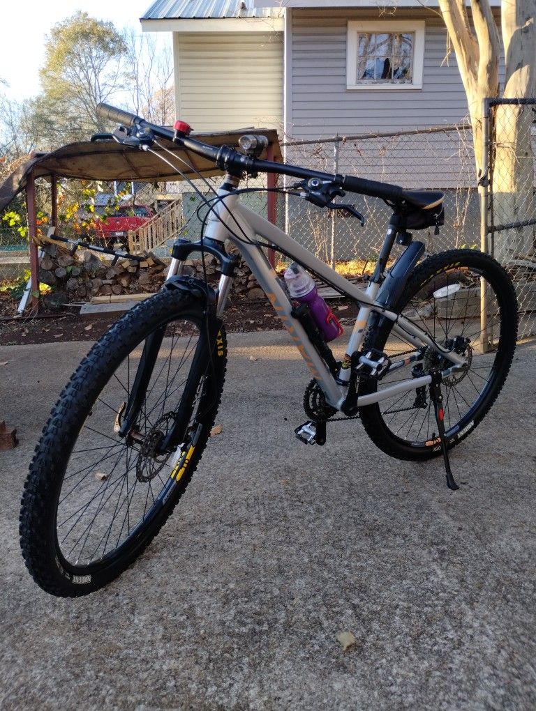 Like New, Marin Bobcat Trail Tree Mountain Bike, 29" 24 Speed, Size-M, Fully Equipped.