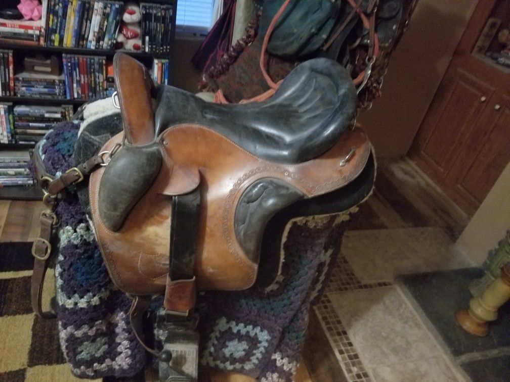 Ortho-flex saddle