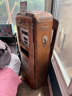 1940’s Antique Gas Pump Gilbarco Regular