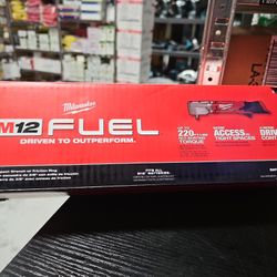 Milwaukee
M12 FUEL 12V Lithium-Ion Brushless Cordless 3/8 in. Right Angle Impact Wrench (Tool-Only)