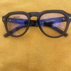 Valentino woman frames