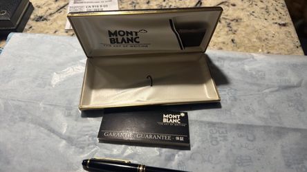 Black Classique Meistertuck Gold Coated 14K Calligraphy Pen.