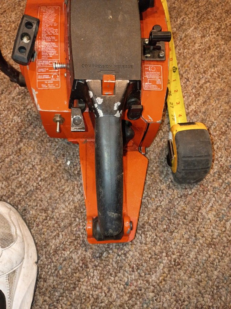 3.7c.i Roepor Chainsaw Big Dog