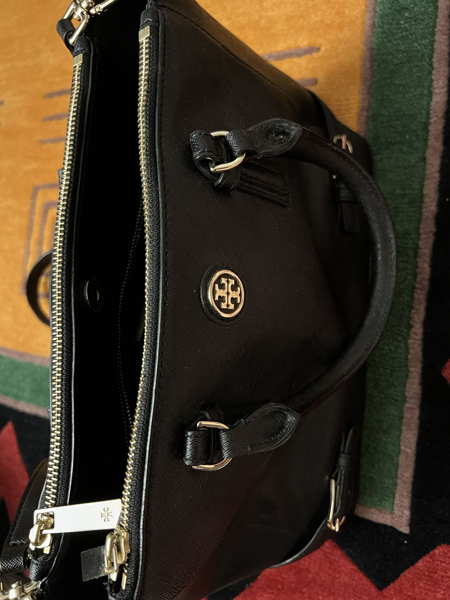 NWT! Tory Burch Thea Mini Web Shoulder Bag Crossbody Pebbled Leather Tassel  NWT for Sale in Carlsbad, CA - OfferUp
