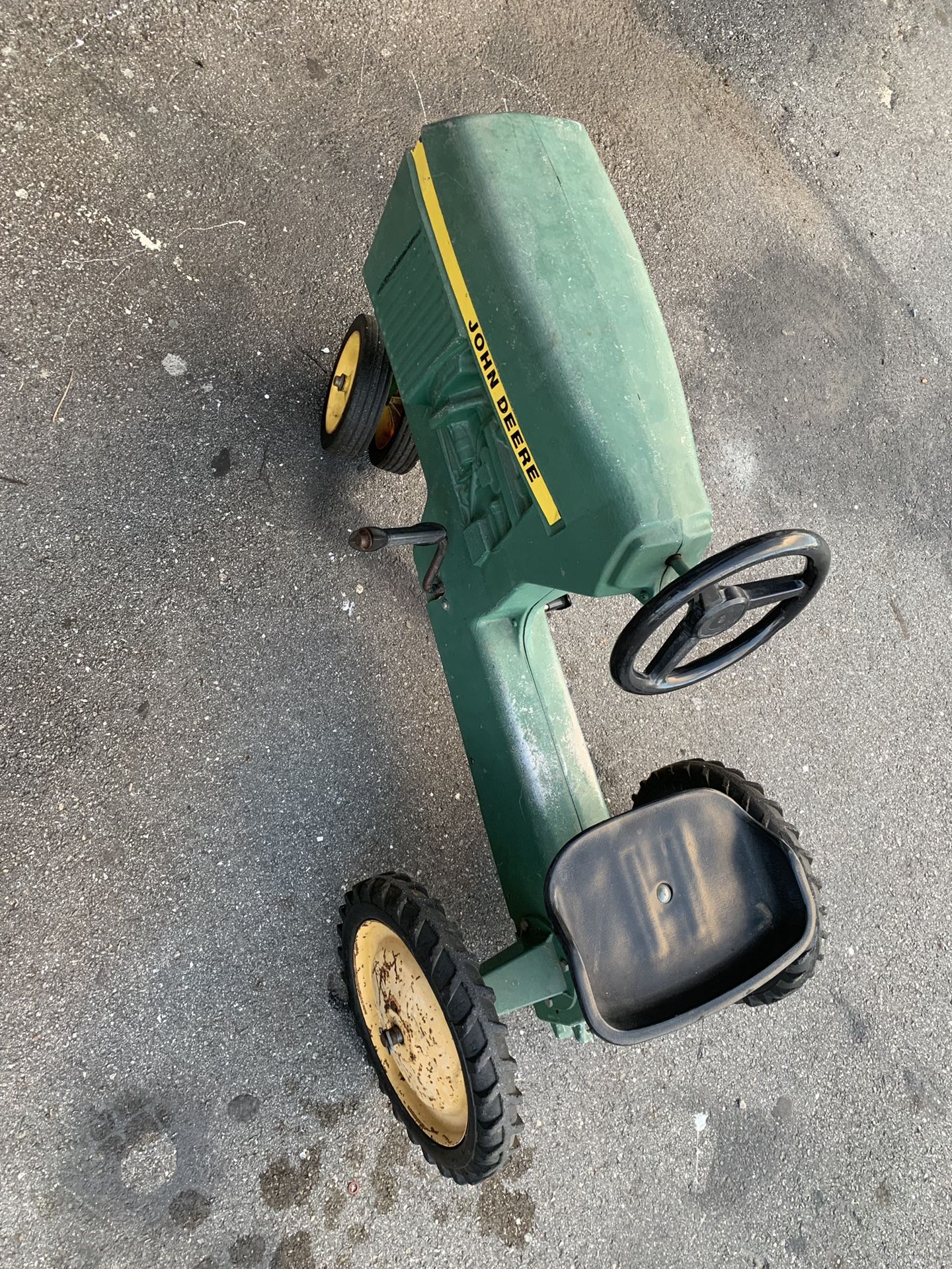 COLLECTOR VINTAGE 70s ERTL JOHN DEERE MODEL 520 TRACTOR PEDAL CAR for