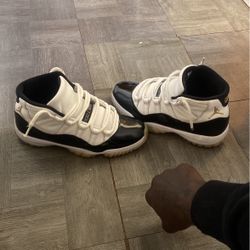 Size 9, Gratitude 11s, TAPn📲 Trade, Or Buy