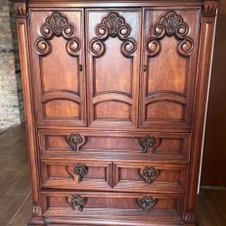 Bedroom Furniture Set