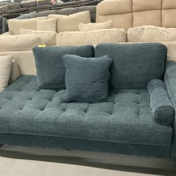 Ashley Bixler Right-arm Facing Corner 