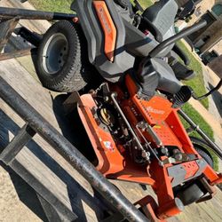 Husqvarna Z554 54" Zero Turn 