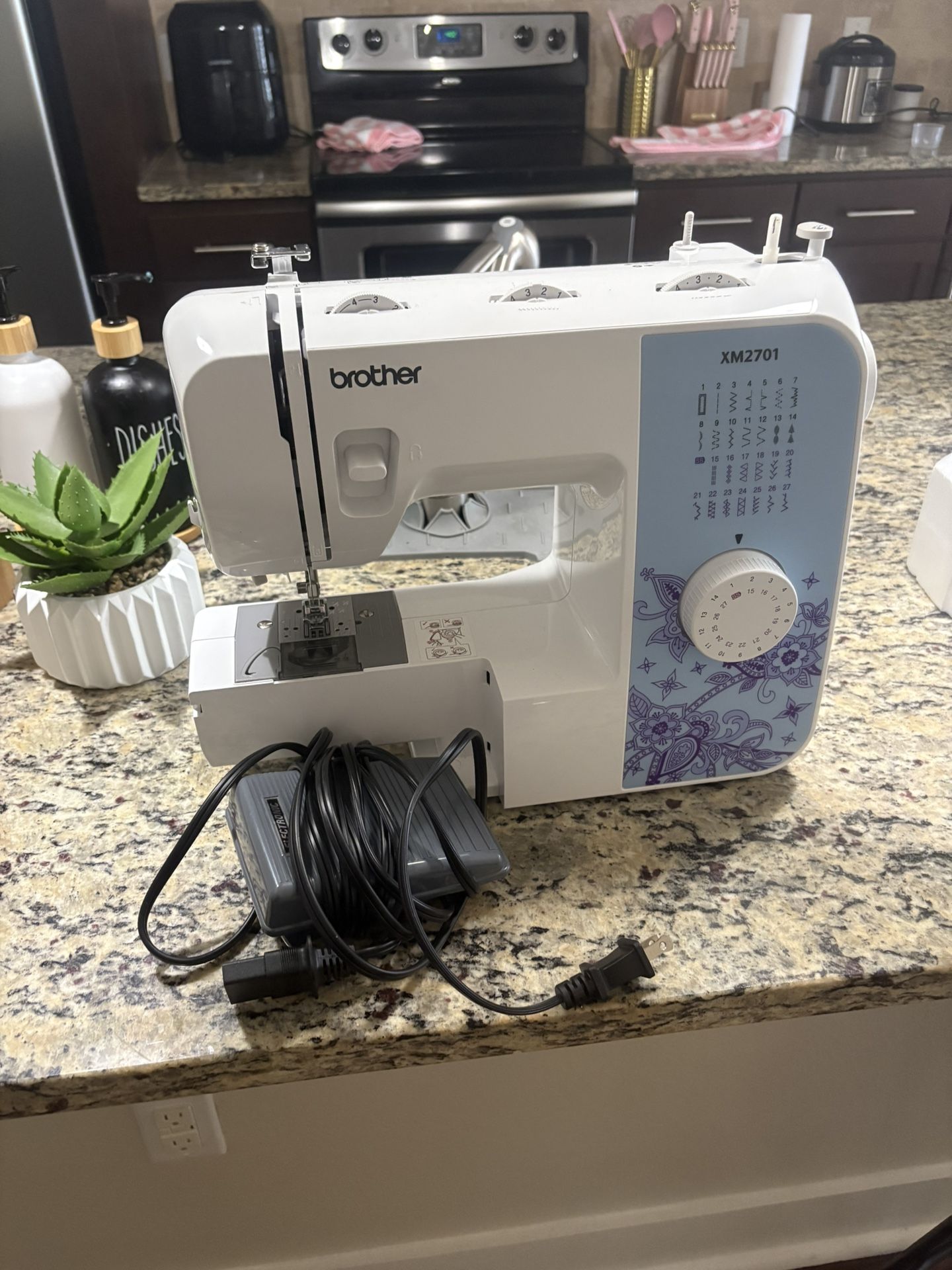 BROTHER Sewing machine